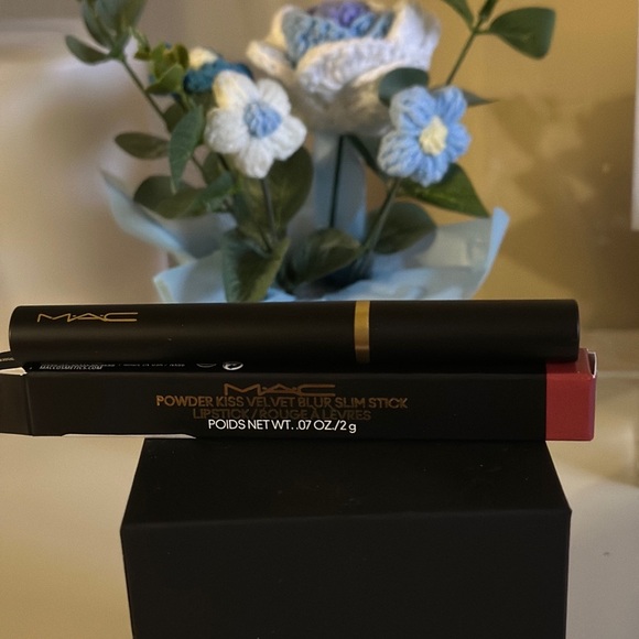 NEW Mac Powder Kiss Velvet Blur Slim Moisturizing Matte Lipstick #897 - Picture 1 of 6